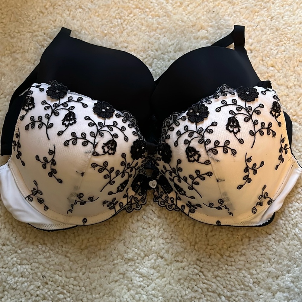Embroidered Victoria’s Secret Bra (plus bonus bra)